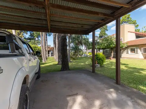 Casa en Venta con 2 cocheras