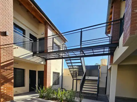 Maestro Angel D'elia 4900, Piso PA