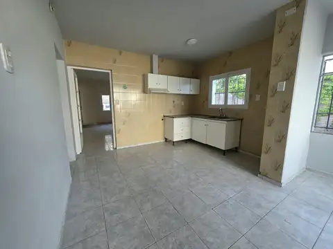 Casa con Galpón Independiente en Venta – Gutiérrez, Maipú