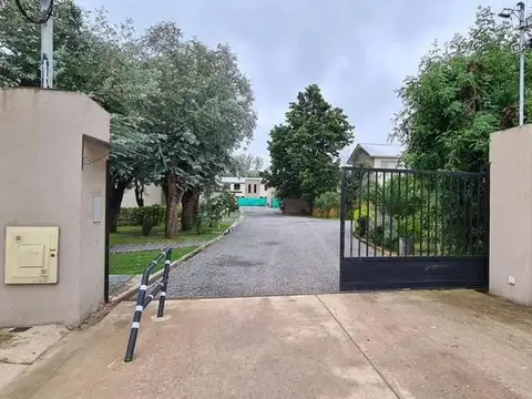 VENTA  DÚPLEX EN CONDOMINIO  PILAR | CON RENTA