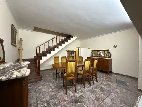 Casa 5 ambientes con 3 baños