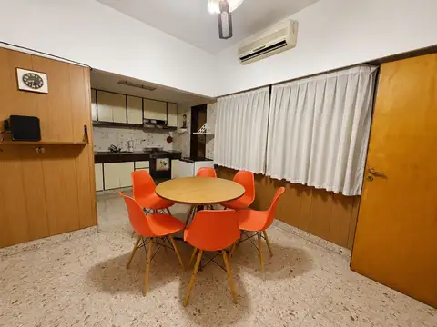 CASA 5 AMBIENTES VENTA SANTOS LUGARES CON JARDIN
