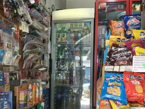 KIOSCO POLIRUBRO EN PARADA DE COLECTIVOS - Venta de Fondo de Comercio