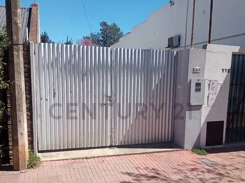 Víctor Manuel 700, Piso 0