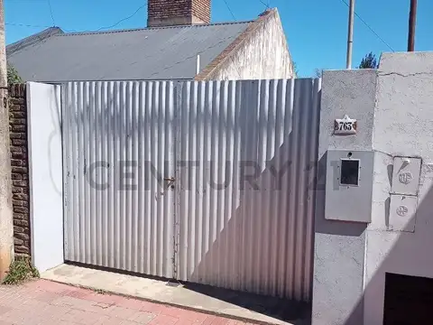 Vivienda en venta en barrio Alberdi!