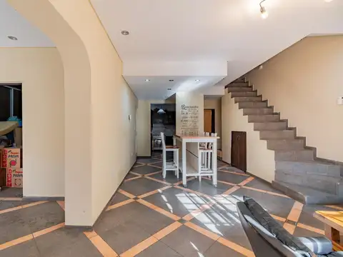 Casa 5 ambientes con 2 baños