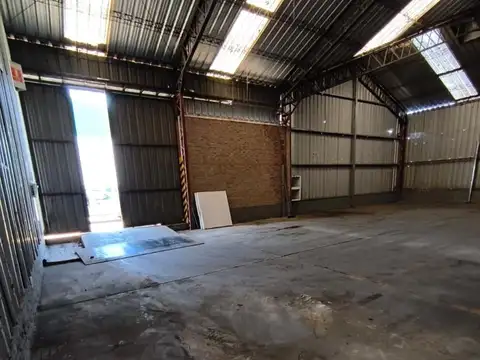 Depósito de 2.800 m2 más oficinas en Alquiler en Guemes al 2.100 en Escobar