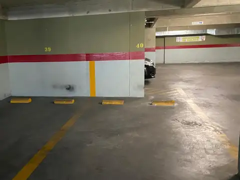 VENTA Cochera fija cubierta en Balvanera  Seguridad 24 horas Acceso cómodo