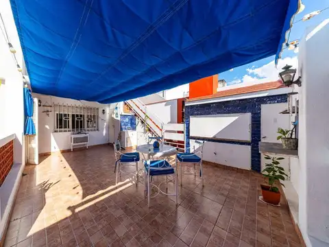 Depto Tipo Casa 6 ambientes con 2 baños