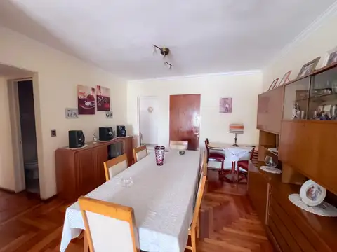Departamento 4 ambientes con 2 baños