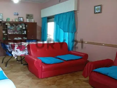 Casa 4 ambientes con 1 baño