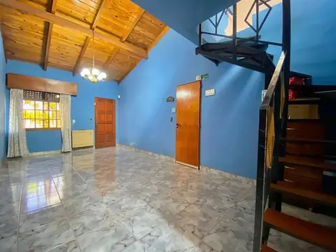 Venta Casa de 3 Dormitorios con patio, quincho y cochera en Las Delicias, Rosari