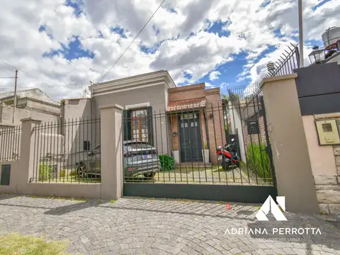 Casa#Banfield #amplio lote#piscina#venta