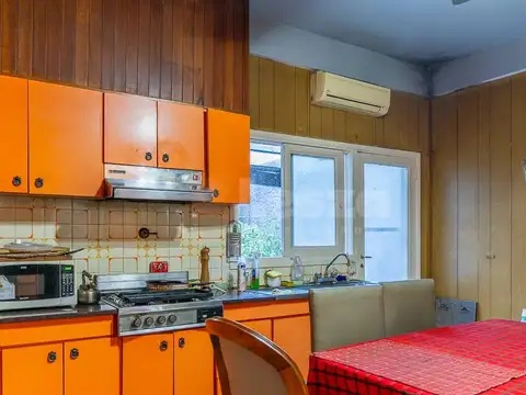 Casa en Venta con 3 cocheras