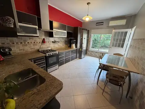 Casa en Venta en Villa Sarmiento, USD 185.000