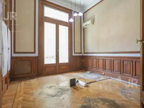 Departamento 5 ambientes en Monserrat. APTO CREDITO