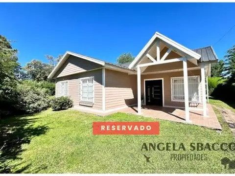 Hermosa Casa quinta en Barrio parque Jularo. RESERVADA