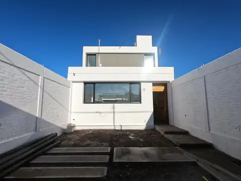 Depto Tipo Casa en Venta en Plottier, USD 160.000