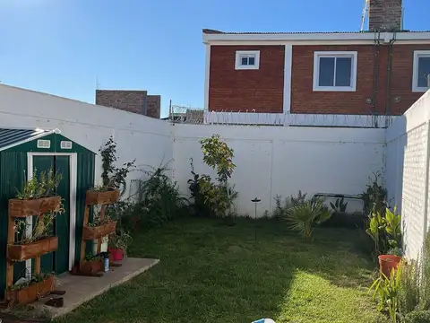 Depto Tipo Casa 6 ambientes con 1 baño
