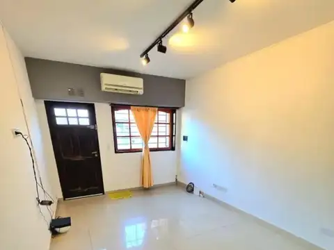 Depto Tipo Casa en Venta de 2 ambientes