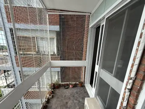 Peron 1100, Piso 9º