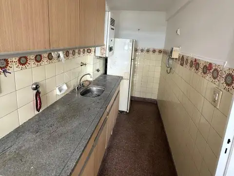 Peron 1100, Piso 9º