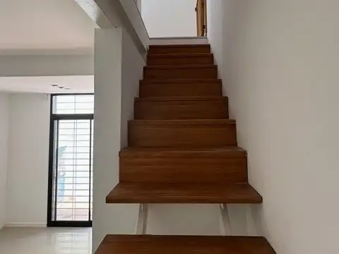 Depto Tipo Casa en Venta 7 años