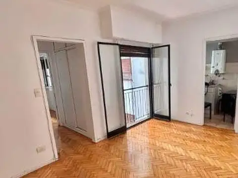 Avda. Belgrano al 2700 Balvanera