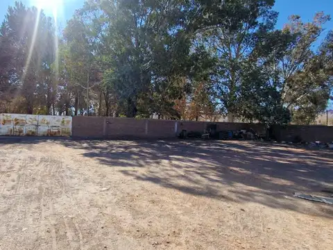 Venta terreno 942 m2 frente de la plaza en barreal
