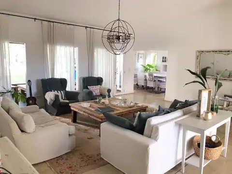 Av. Agustín M. García 6300