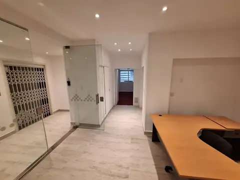 Sarmiento 300, Piso 1