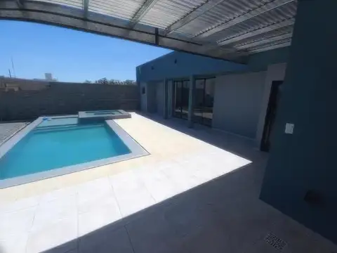 Dominga Repetto e/ Sarmiento y Marinero Panno