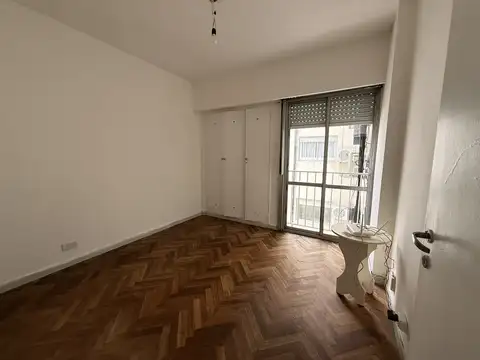 Departamento 2 ambientes amplio a metros de Plaza Las Heras