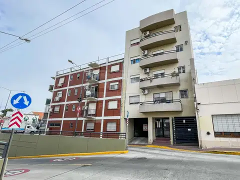 Ayacucho Cochera   al 1500 entre Garcia  Mansilla y Belgrano