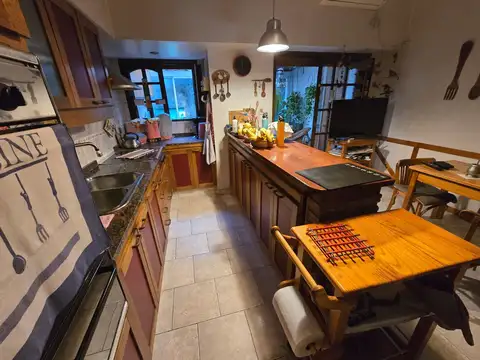 Casa 4 ambientes con 2 baños
