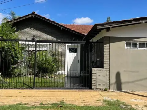 Casa venta 4 ambientes Castelar norte APTA BANCO NACION