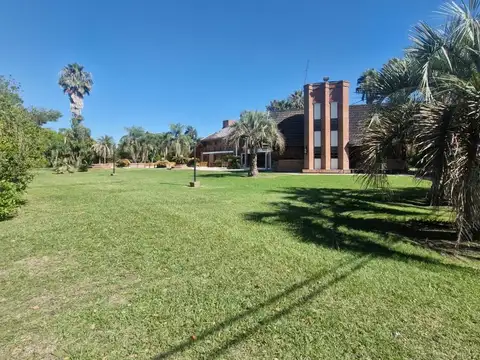 Casa 7 ambientes con 4 baños