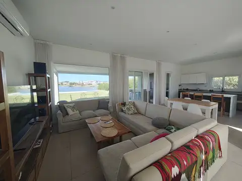 Casa en Alquiler en San Sebastian, USD 1.600