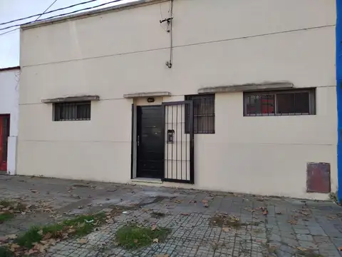 Casa en alquiler  de 5 ambientes apta  profesional.