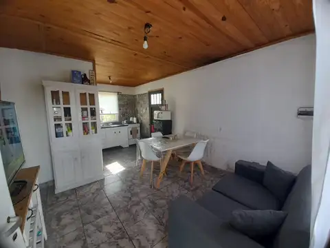 Casa 3 ambientes con 1 baño