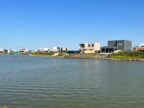 Venta de lote a la laguna San Sebastian area 8