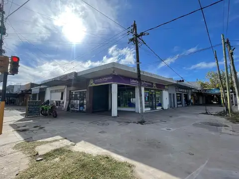 LOSA EN VENTA EN ESQUINA COMERCIAL