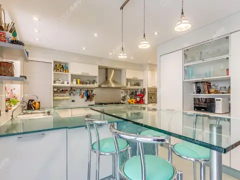 Casa 7 ambientes con 3 baños