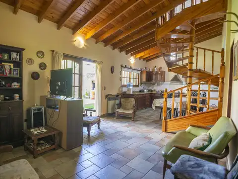 Casa en Venta con 1 cochera