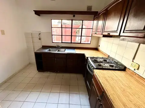 Depto Tipo Casa en Alquiler 51 años