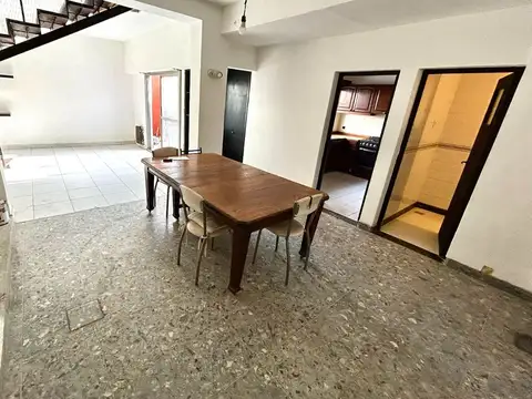 Depto Tipo Casa en Alquiler de 4 dormitorios