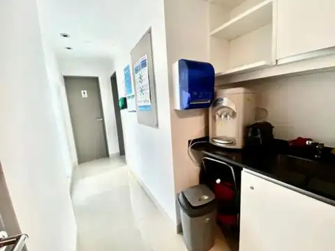 Oficina en Alquiler con 1 cochera