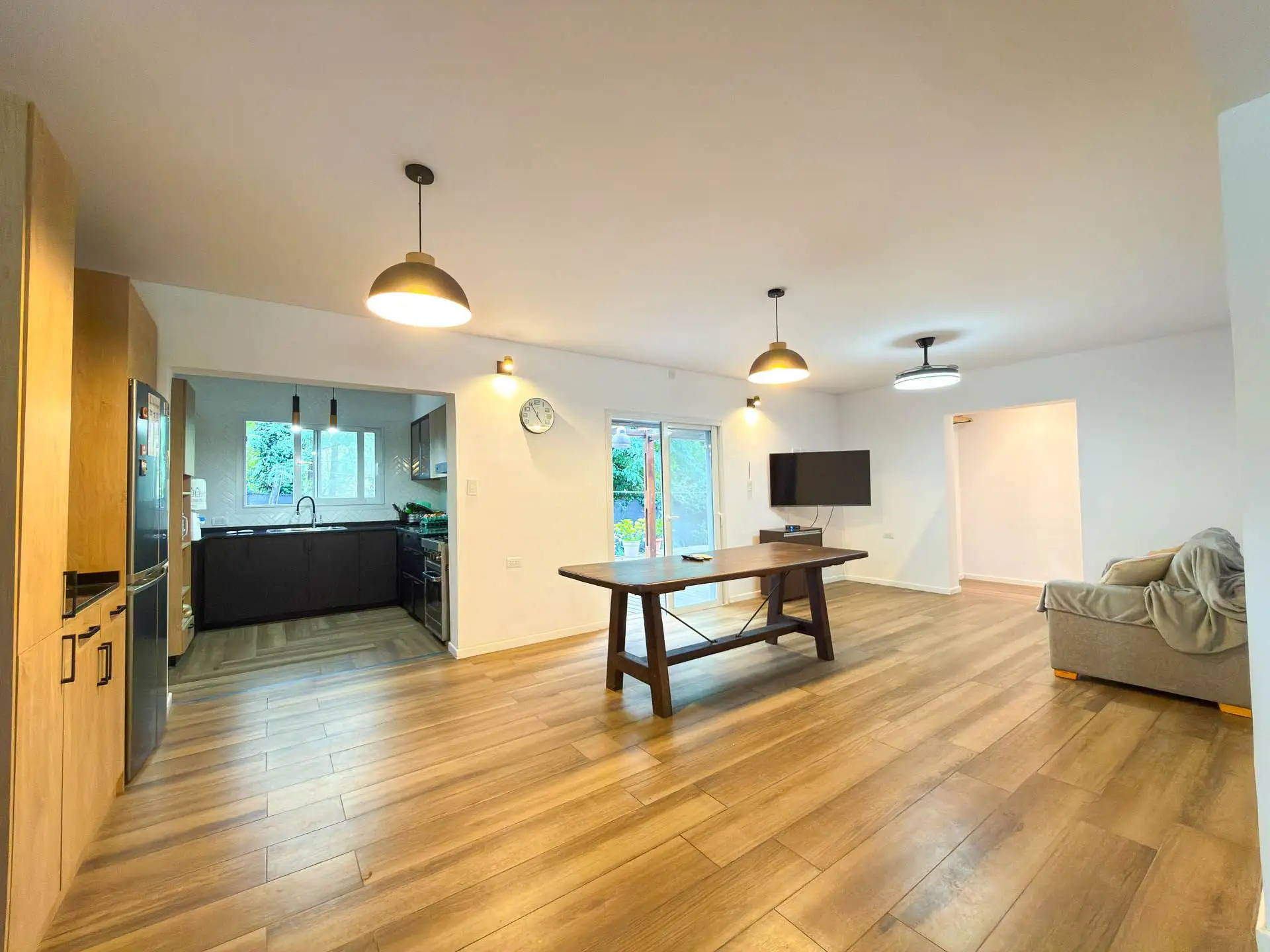 Casa quinta + 2 cabañas, 190m² con piscina y parque — Ideal inversión