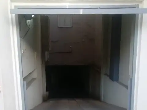 *COCHERA EN VENTA EN EDIFICIO CON POCOS AÑOS DE ANTIGUEDAD   *MUY BUENA UBICACIÓN *ACCESO POR RAMPA