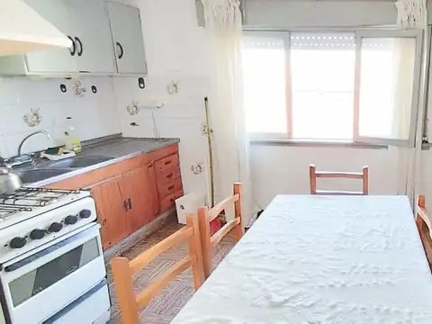 Oportunidad! Venta 3 amb + esp  guardacoches a pasos del mar